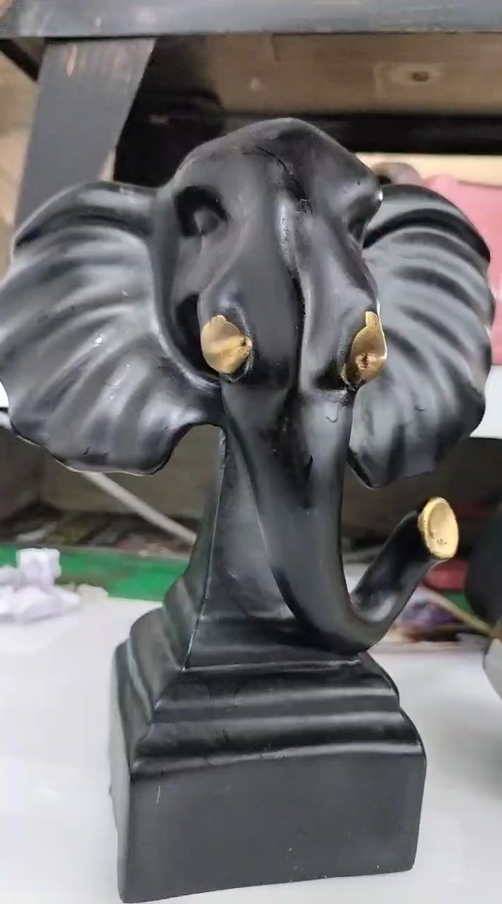 π Black Elephant Head Idol
